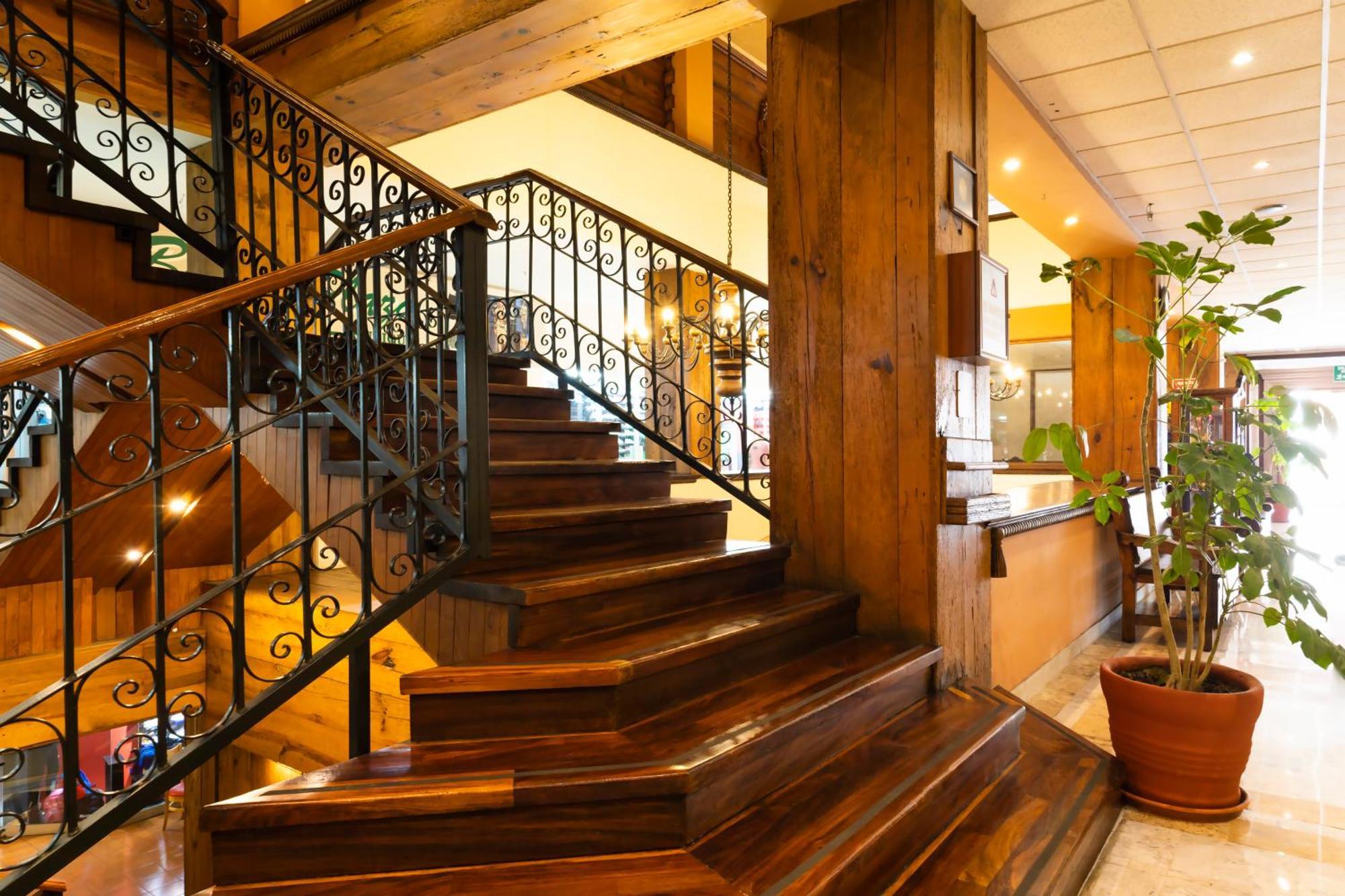 Plaza Uruapan Hotel Eksteriør bilde
