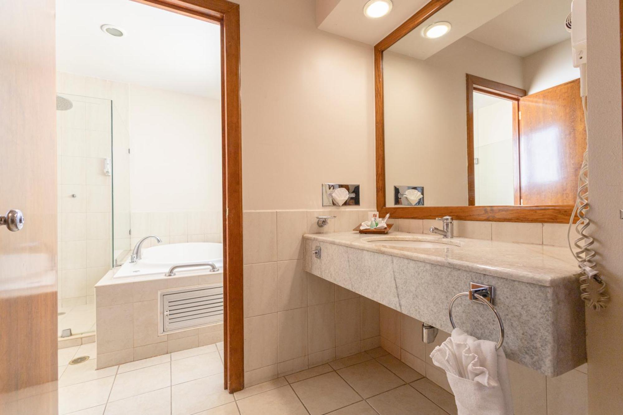 Plaza Uruapan Hotel Eksteriør bilde